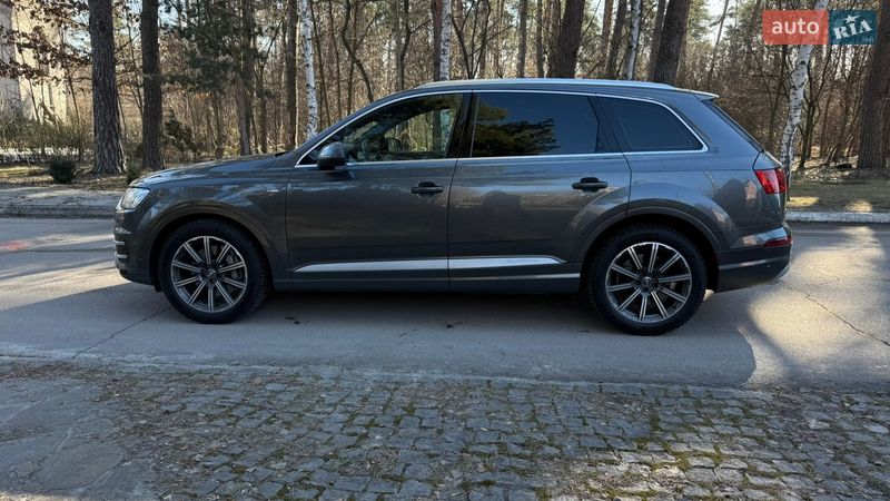 Внедорожник / Кроссовер Audi Q7 2017 в Киеве