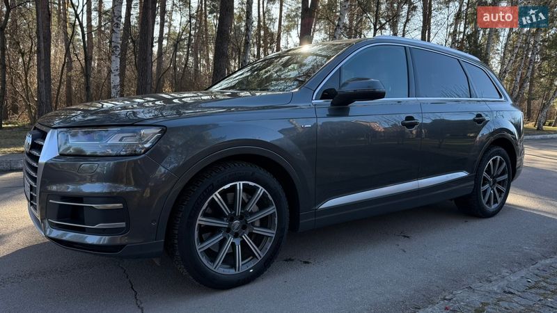 Внедорожник / Кроссовер Audi Q7 2017 в Киеве