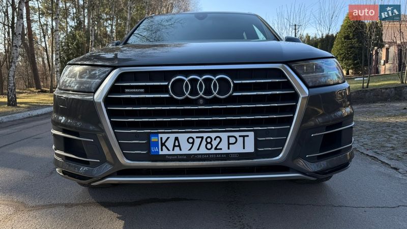 Внедорожник / Кроссовер Audi Q7 2017 в Киеве