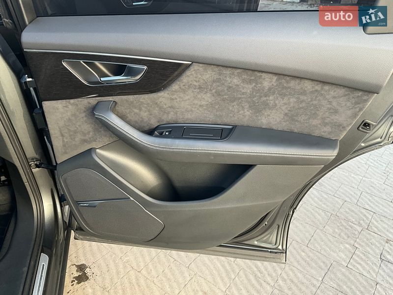 Внедорожник / Кроссовер Audi Q7 2020 в Тернополе