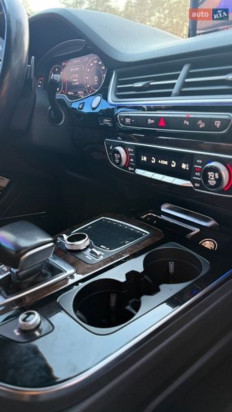 Позашляховик / Кросовер Audi Q7 2016 в Києві