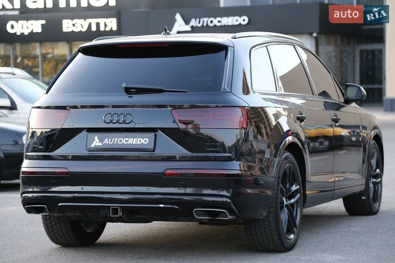 Внедорожник / Кроссовер Audi Q7 2015 в Киеве