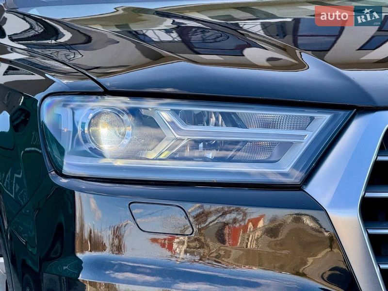 Позашляховик / Кросовер Audi Q7 2018 в Стрию