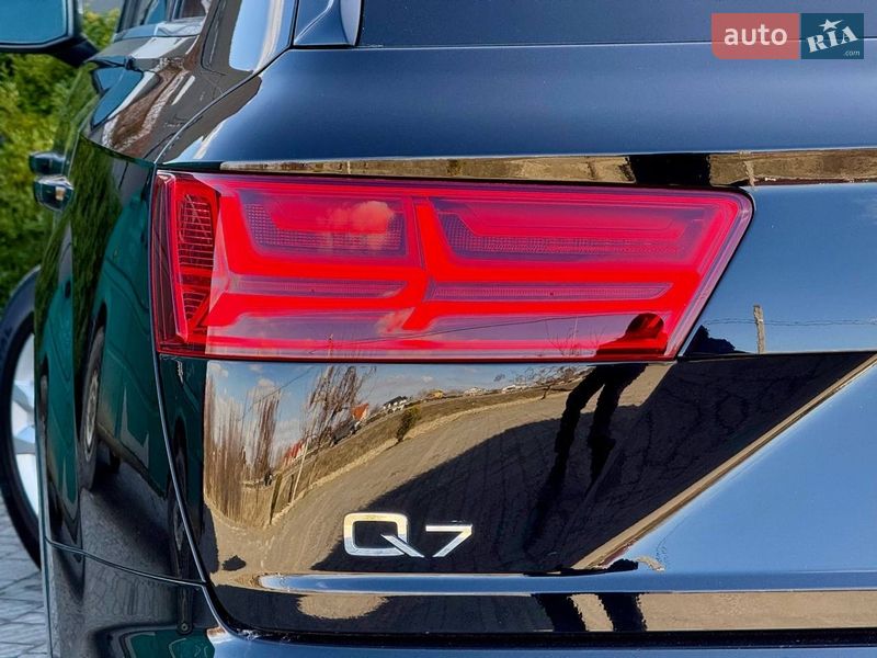 Позашляховик / Кросовер Audi Q7 2018 в Стрию