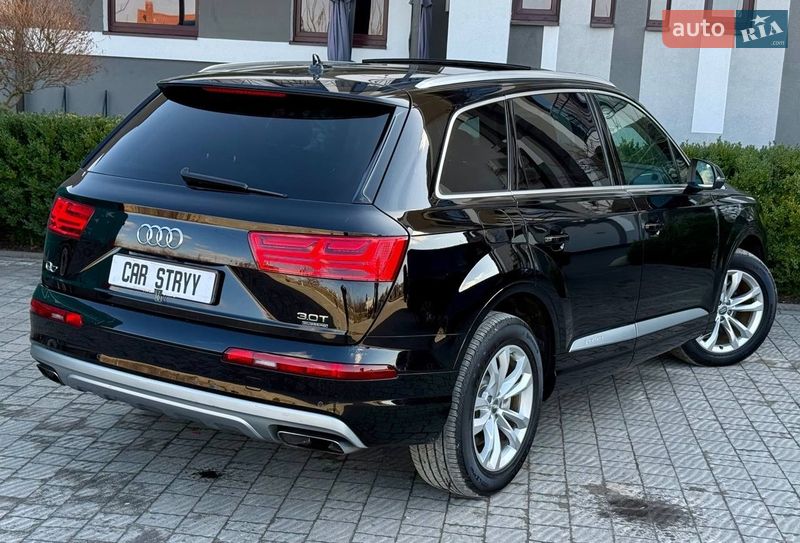Позашляховик / Кросовер Audi Q7 2018 в Стрию