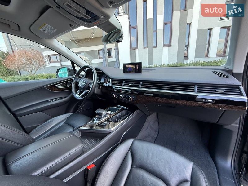 Позашляховик / Кросовер Audi Q7 2018 в Стрию