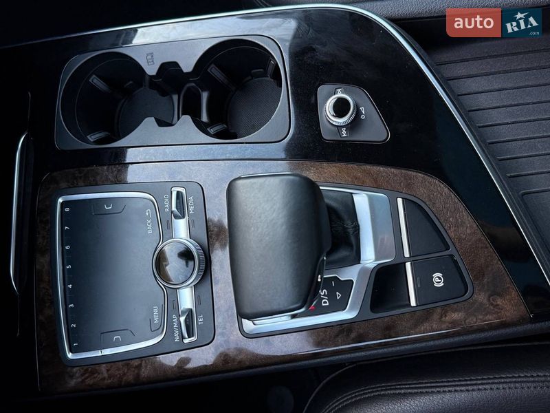 Позашляховик / Кросовер Audi Q7 2018 в Стрию