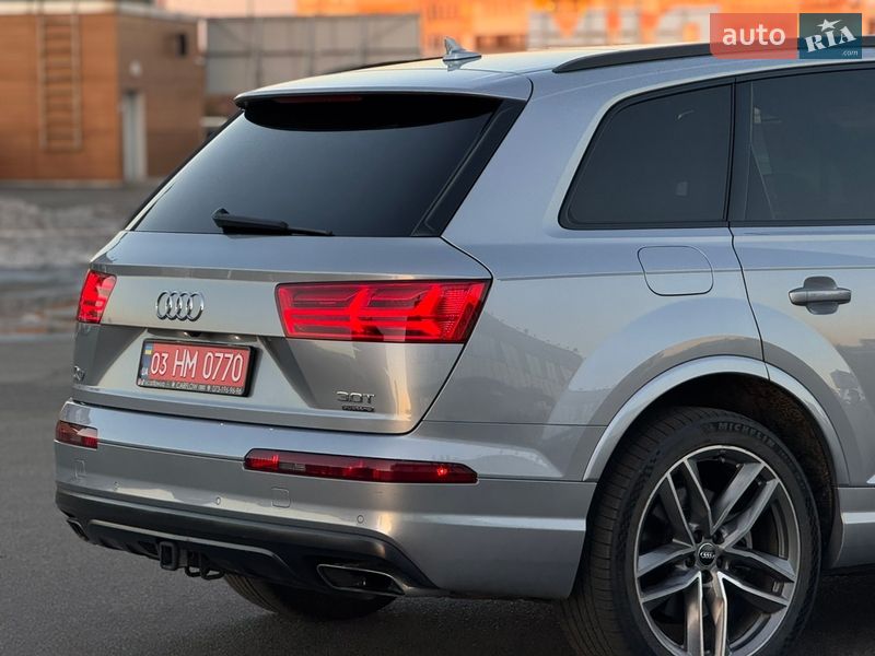Позашляховик / Кросовер Audi Q7 2017 в Києві
