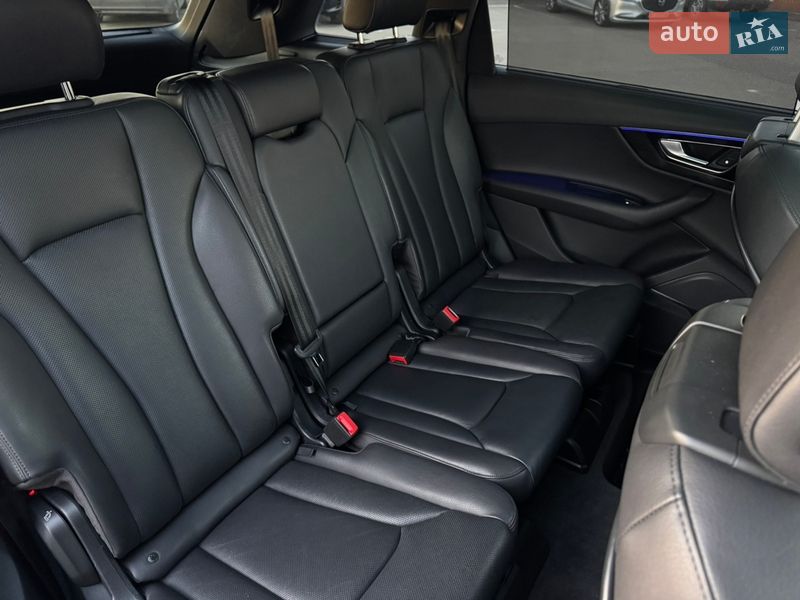 Позашляховик / Кросовер Audi Q7 2017 в Києві