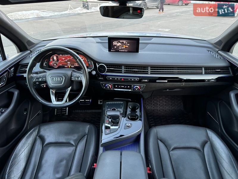 Позашляховик / Кросовер Audi Q7 2017 в Києві