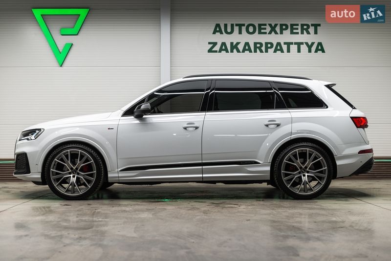 Позашляховик / Кросовер Audi Q7 2021 в Мукачевому