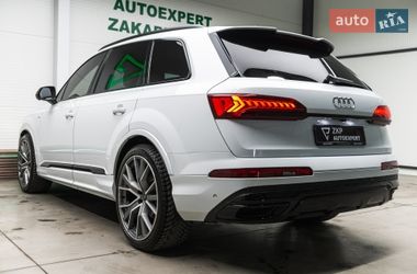 Позашляховик / Кросовер Audi Q7 2021 в Мукачевому