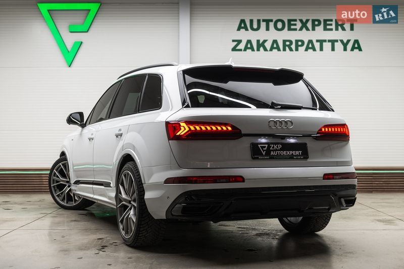 Позашляховик / Кросовер Audi Q7 2021 в Мукачевому