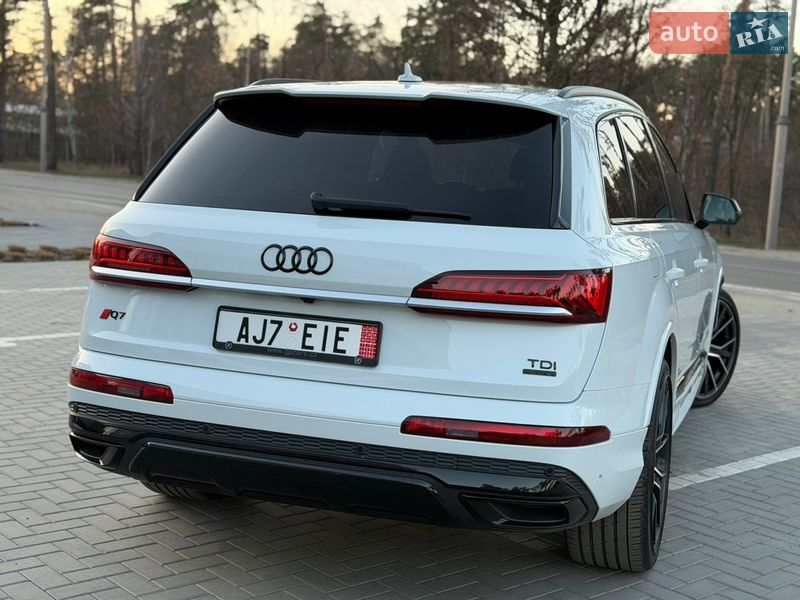 Позашляховик / Кросовер Audi Q7 2021 в Києві