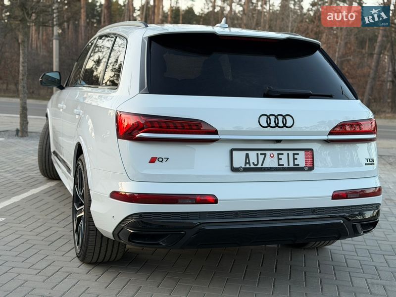 Позашляховик / Кросовер Audi Q7 2021 в Києві