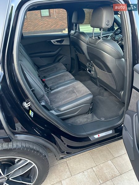 Позашляховик / Кросовер Audi Q7 2016 в Луцьку