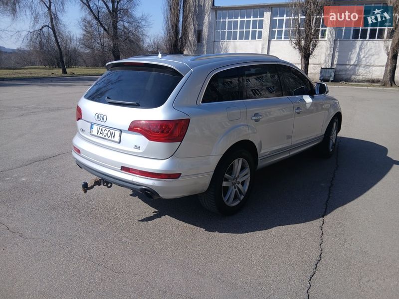 Внедорожник / Кроссовер Audi Q7 2010 в Кривом Роге