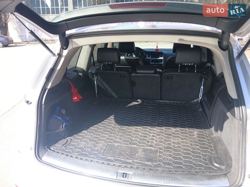 Внедорожник / Кроссовер Audi Q7 2010 в Кривом Роге
