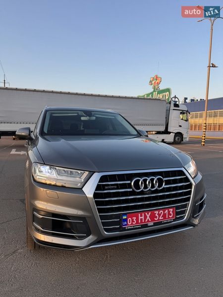 Позашляховик / Кросовер Audi Q7 2017 в Луцьку