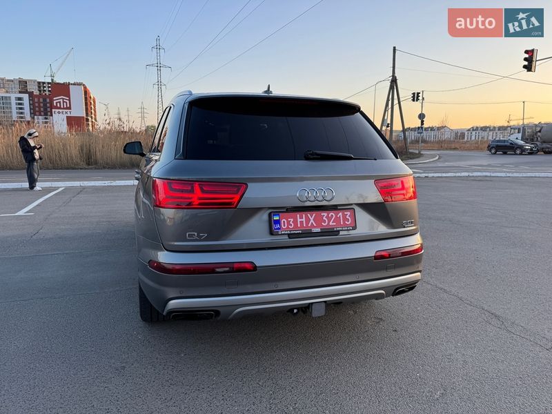 Позашляховик / Кросовер Audi Q7 2017 в Луцьку