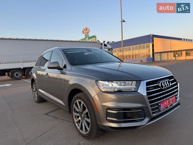 Позашляховик / Кросовер Audi Q7 2017 в Луцьку