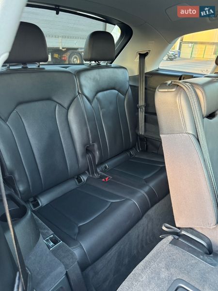 Позашляховик / Кросовер Audi Q7 2017 в Луцьку