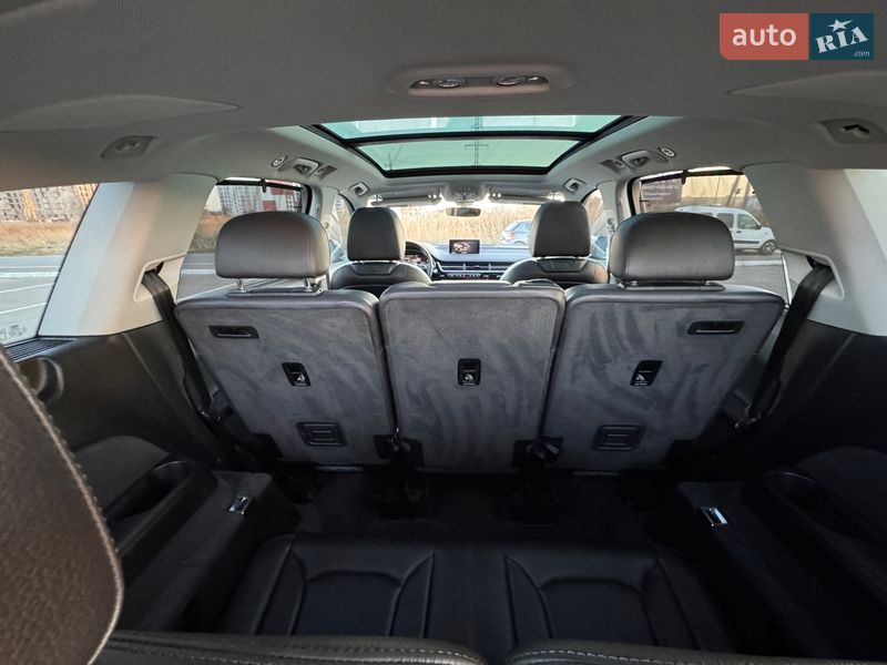 Позашляховик / Кросовер Audi Q7 2017 в Луцьку
