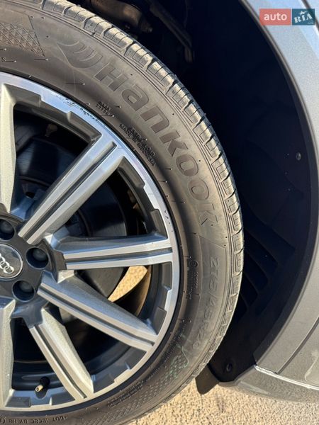 Позашляховик / Кросовер Audi Q7 2017 в Луцьку