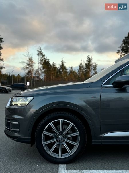 Внедорожник / Кроссовер Audi Q7 2018 в Киеве