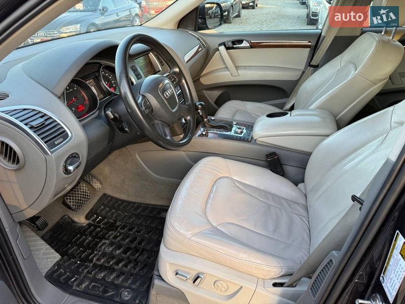 Позашляховик / Кросовер Audi Q7 2010 в Стрию