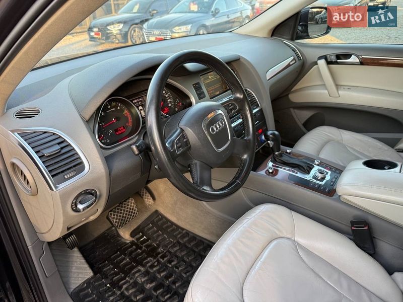 Позашляховик / Кросовер Audi Q7 2010 в Стрию