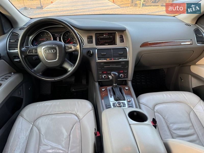 Позашляховик / Кросовер Audi Q7 2010 в Стрию