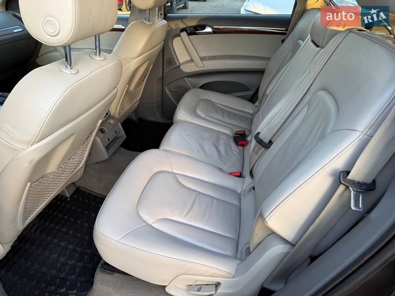 Позашляховик / Кросовер Audi Q7 2010 в Стрию