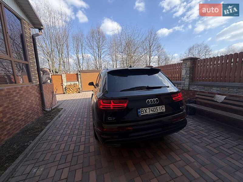 Внедорожник / Кроссовер Audi Q7 2018 в Хмельницком