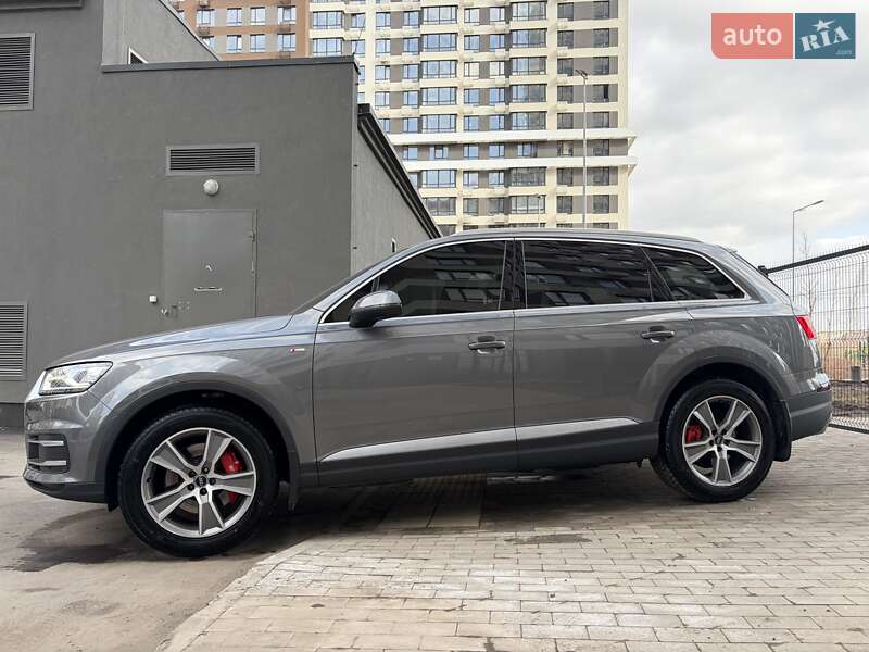 Внедорожник / Кроссовер Audi Q7 2016 в Киеве