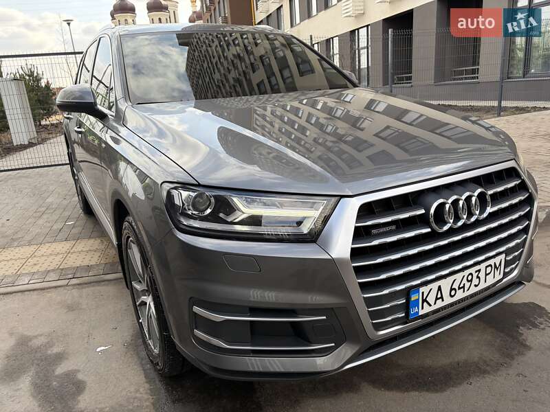 Внедорожник / Кроссовер Audi Q7 2016 в Киеве