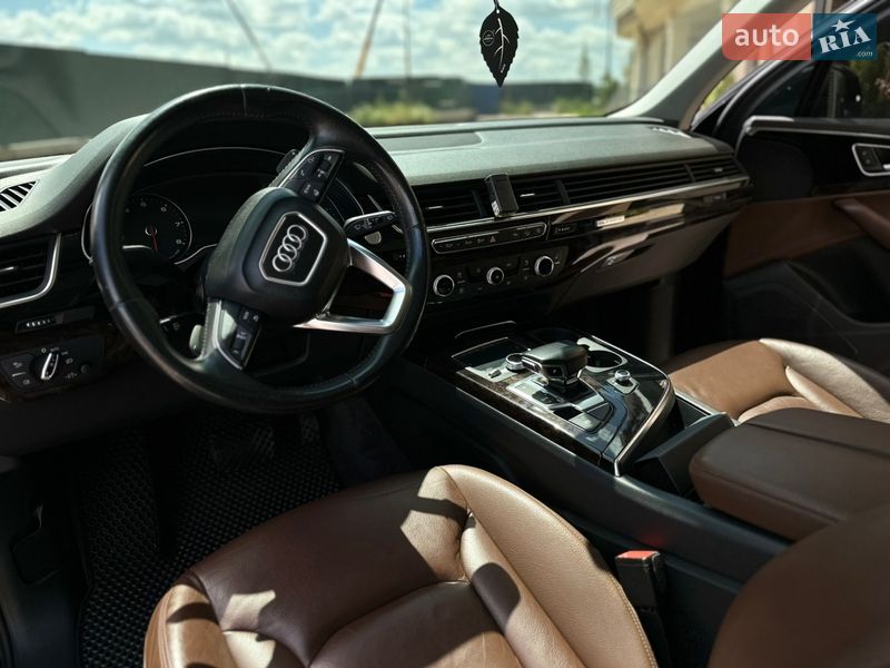 Внедорожник / Кроссовер Audi Q7 2016 в Киеве