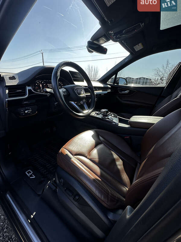 Позашляховик / Кросовер Audi Q7 2019 в Білогородці