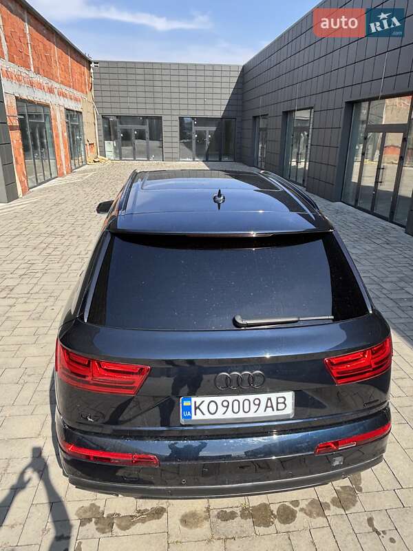 Внедорожник / Кроссовер Audi Q7 2017 в Тячеве
