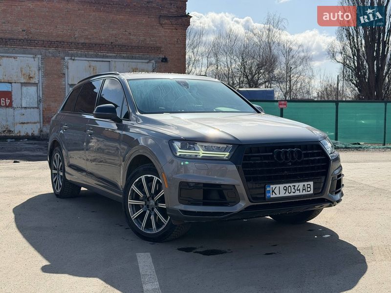 Позашляховик / Кросовер Audi Q7 2016 в Лубнах