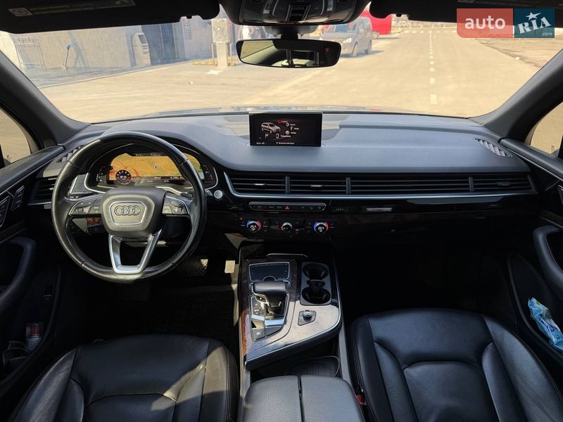 Позашляховик / Кросовер Audi Q7 2016 в Лубнах