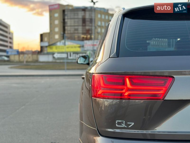 Позашляховик / Кросовер Audi Q7 2017 в Києві фото 17 Позашляховик / Кросовер Audi Q7 2017 в Києві