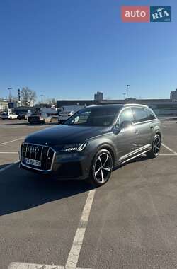 Внедорожник / Кроссовер Audi Q7 2021 в Киеве
