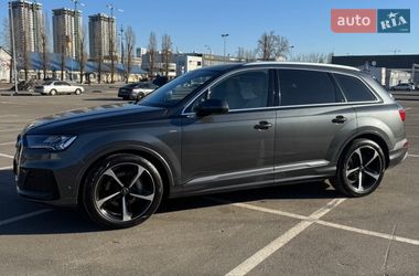 Внедорожник / Кроссовер Audi Q7 2021 в Киеве