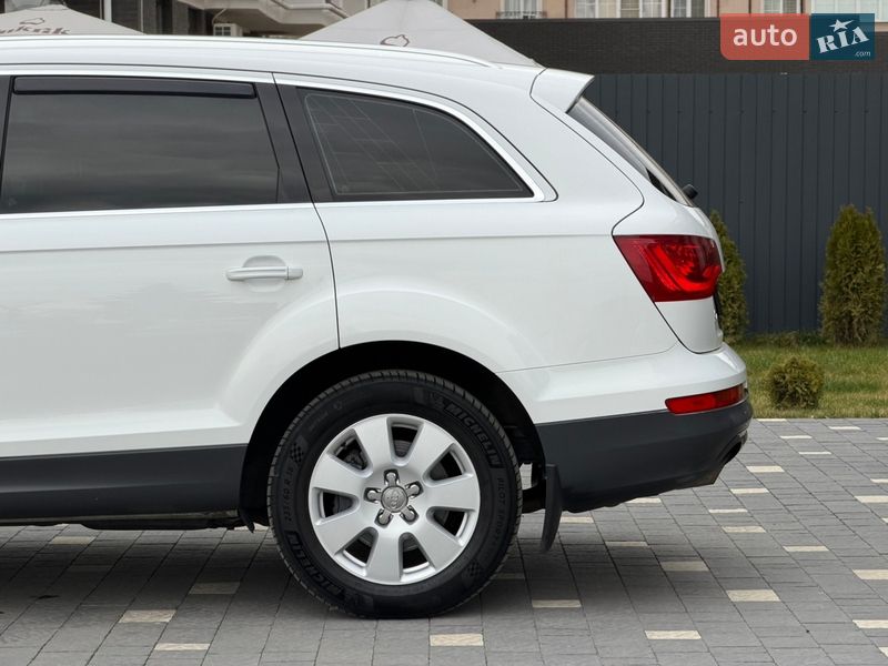 Внедорожник / Кроссовер Audi Q7 2011 в Ужгороде
