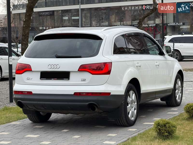Внедорожник / Кроссовер Audi Q7 2011 в Ужгороде