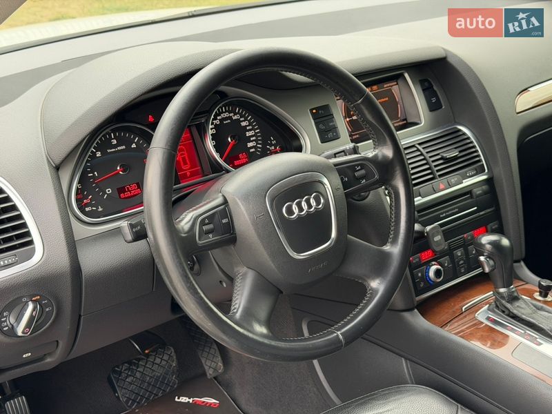 Внедорожник / Кроссовер Audi Q7 2011 в Ужгороде