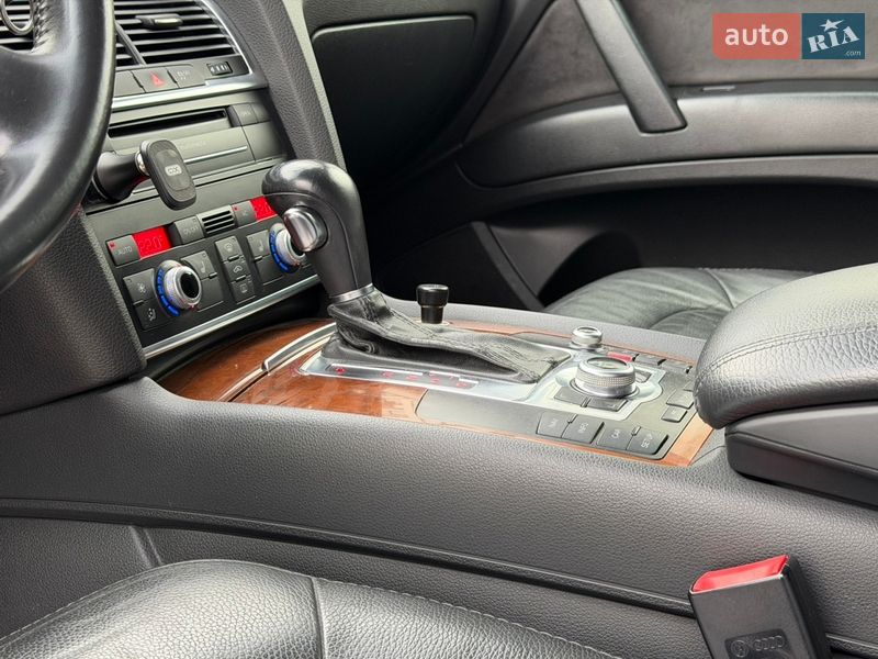 Внедорожник / Кроссовер Audi Q7 2011 в Ужгороде