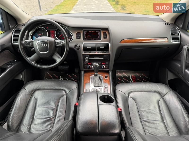 Внедорожник / Кроссовер Audi Q7 2011 в Ужгороде