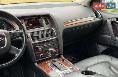 Внедорожник / Кроссовер Audi Q7 2011 в Ужгороде